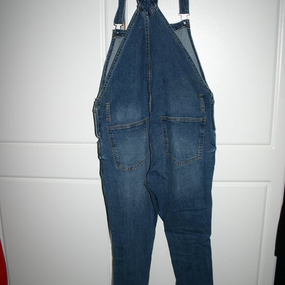 Distressed denim overalls - Picture 2 of 7